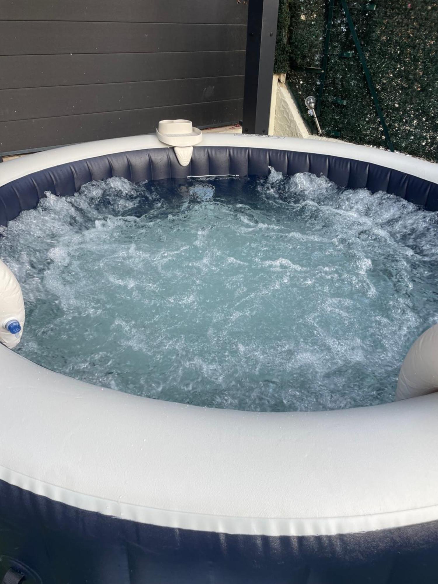 Appartement 2 Personnes Jardin Terrasse Jacuzzi A 2km Des Plages *
